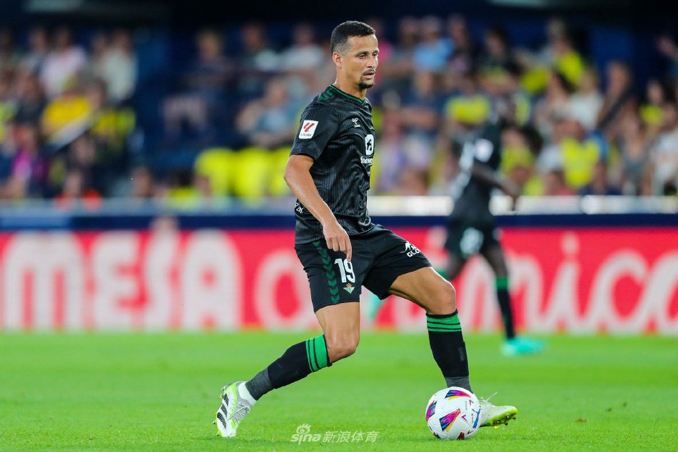 王钰栋受伤 王钰栋受伤