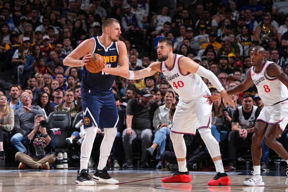 面对这一指 面对这一指